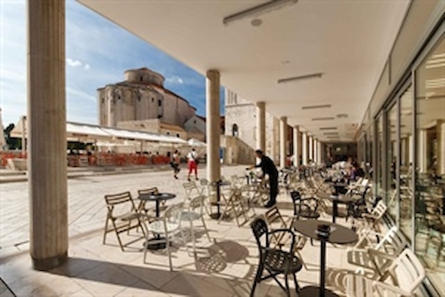 Jugendherberge und Café „Forum“, Zadar
